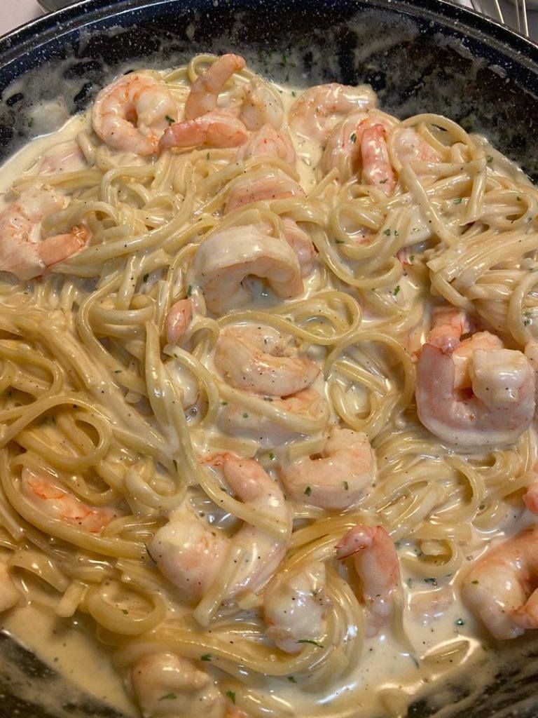 creamy garlic shrimp pasta