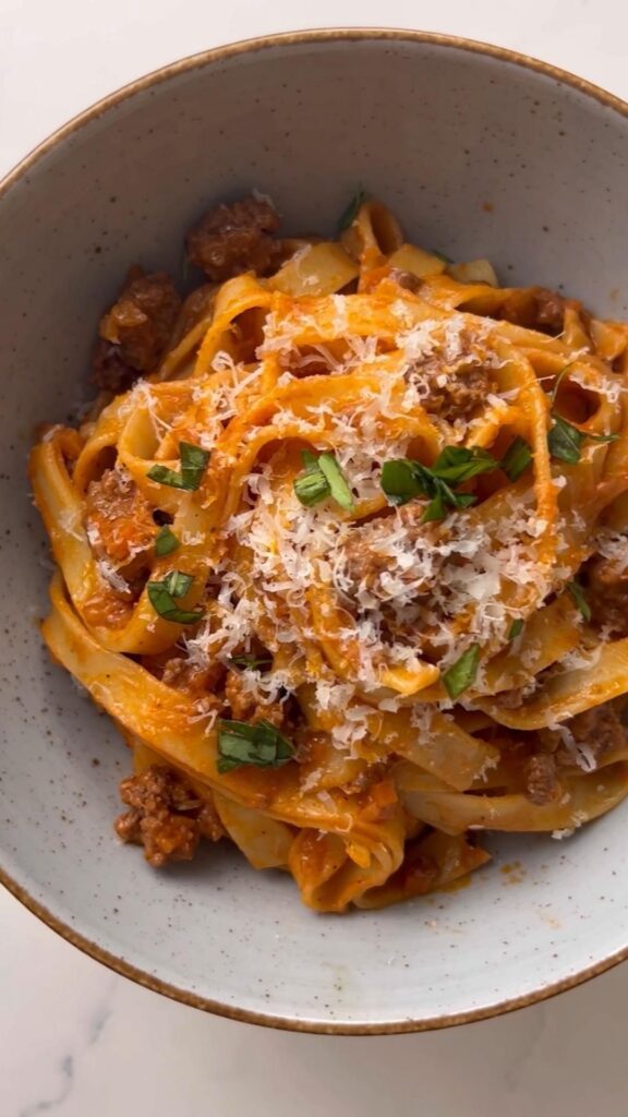 creamy spaghetti bolognese recipe