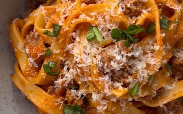 creamy spaghetti bolognese recipe