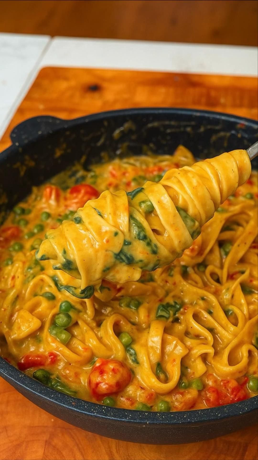 Creamy Vegan Pasta with Sun-Dried Tomatoes