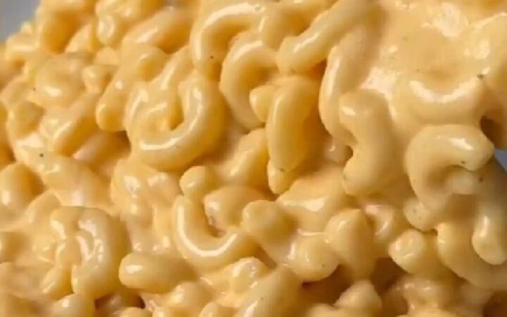 baked mac and cheese with five cheeses